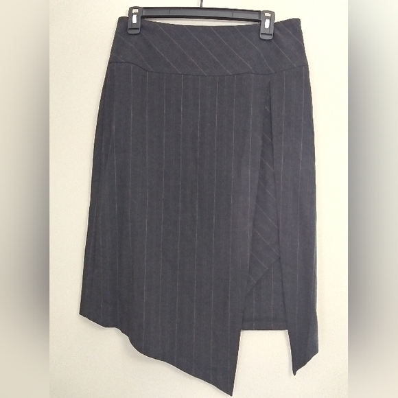 Bisou Bisou Dresses & Skirts - Bisou Bisou Pinstriped Skirt Size 6